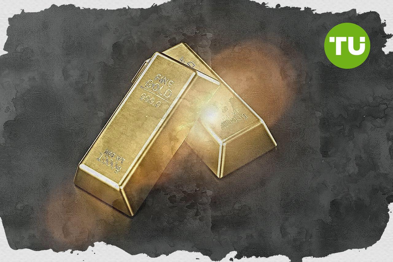 Gold holds steady as softer oil prices support safe haven demand