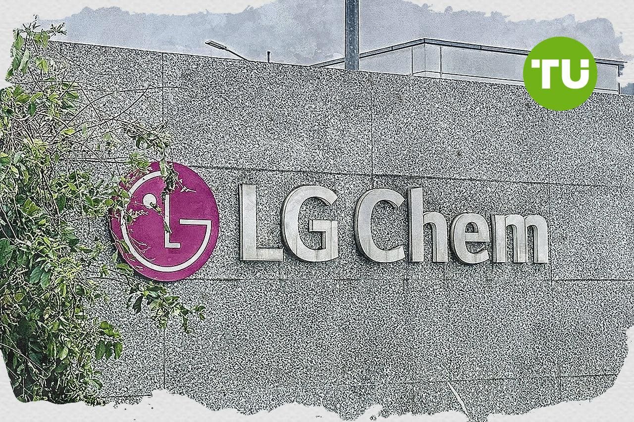 LG화학 주가는 단기 추세에서 매도세가 주도권을 유지하며 하락세를 보이고 있습니다.
