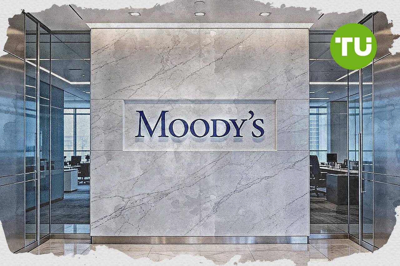 Moody's shares jump as stock buying pressure builds