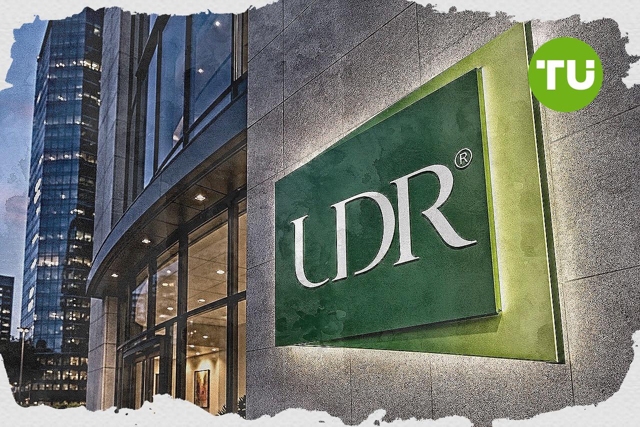 UDR stock trades up as buyers dominate momentum above medium and long term averages