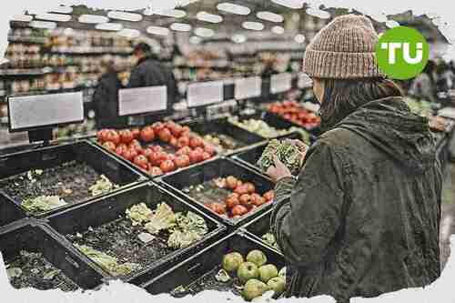 U.S. food inflation keeps pressure on grocery and restaurant spending