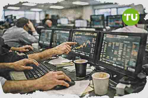 Τα συμβόλαια μελλοντικής εκπλήρωσης της Wall Street κινούνται ελαφρώς ανοδικά καθώς το πετρέλαιο υποχωρεί πριν από τα στοιχεία πληθωρισμού στις ΗΠΑ
