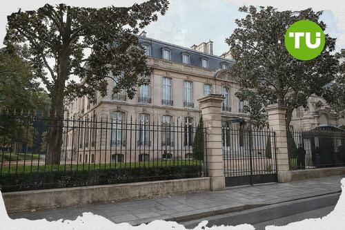 Arnault family simplifies LVMH control structure through Christian Dior merger