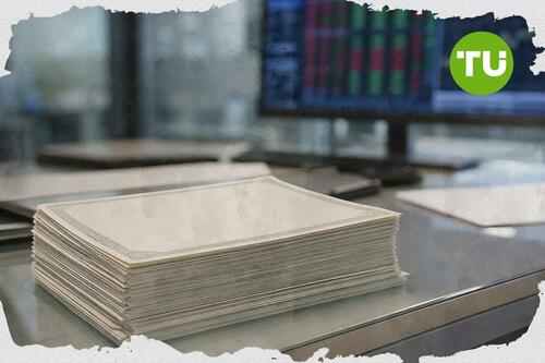 Ελλάδα προβάλλει δημοσιονομική σταθερότητα σε επενδυτές στη Νέα Υόρκη