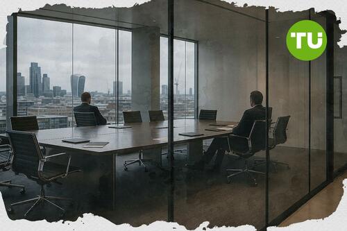 UK business confidence falls to 17-month low as Lloyds survey shows economic outlook weakening