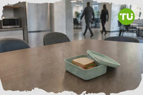 U.S. workers cut lunch spending as more skip meals, ezCater survey shows