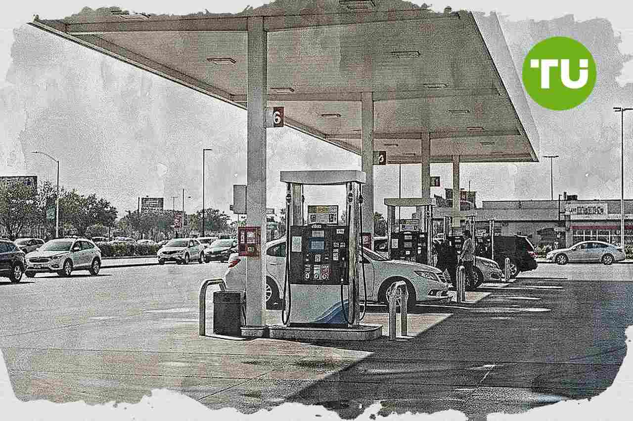 US gasoline prices rise as Middle East tensions lift oil markets