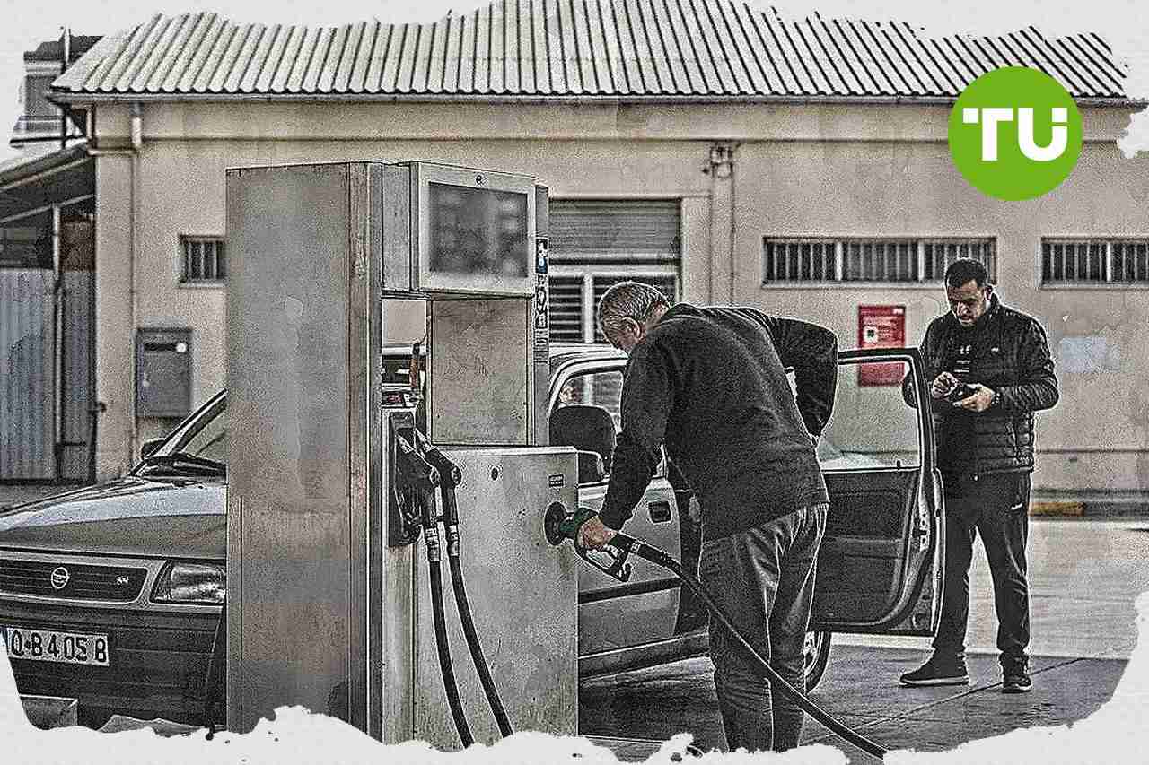 Grecia mantiene impuestos a combustibles en medio de críticas sobre salarios y coste de vida
