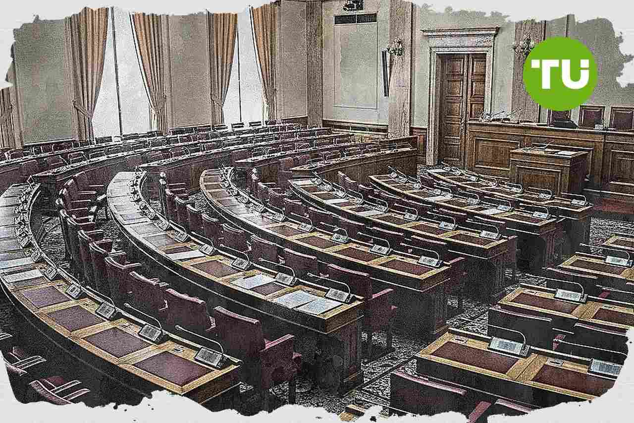 PASOK intensifica presión institucional en Grecia por aplazamiento del debate parlamentario