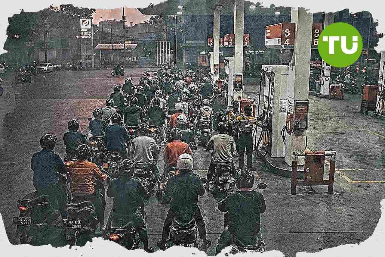 SPBU Jakarta hadapi antrean Pertamax jelang 1 April