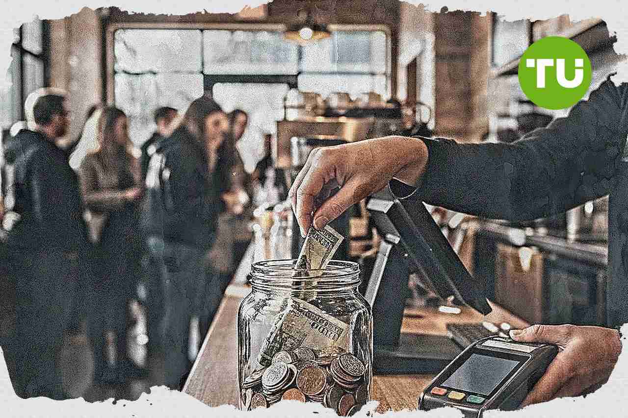 Starbucks shifts U.S. staff to weekly pay, adds store bonus program