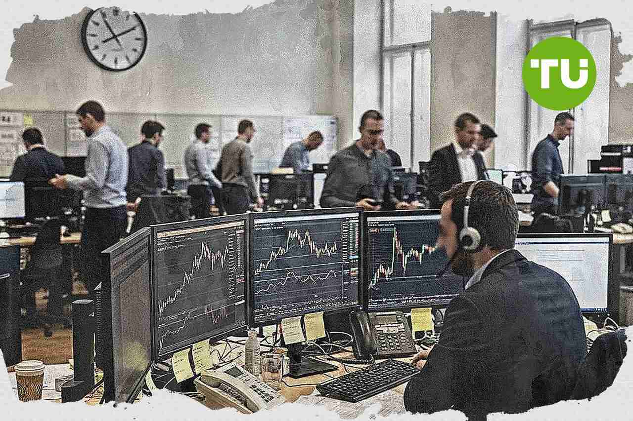 A forint havi csúcsra erősödik az iráni kockázatok közepette