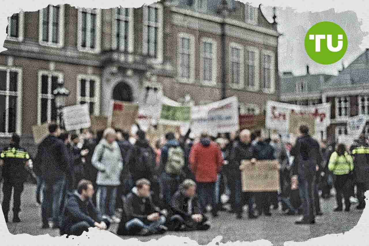 Nederlandse asielhervorming loopt vertraging op na mislukken noodmaatregelenwet