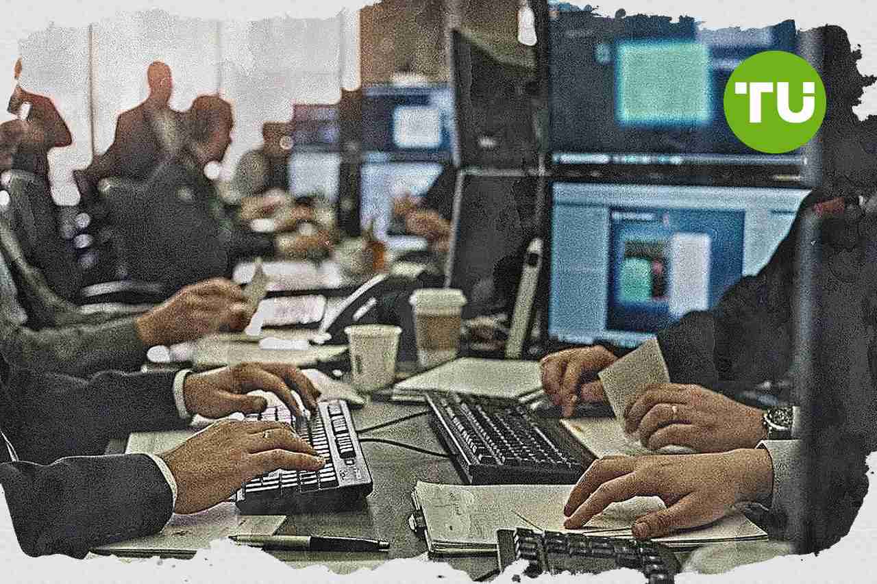 רדקום מזנקת על רקע מאבק שליטה ולחץ אקטיביסטי בדירקטוריון