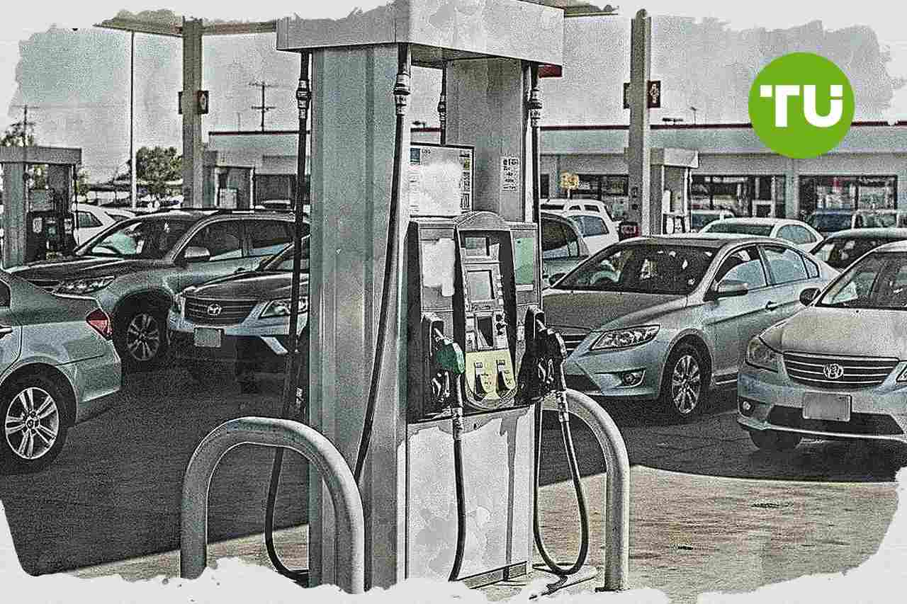 Markey seeks FTC probe into oil and gas pricing as U.S. gasoline costs climb