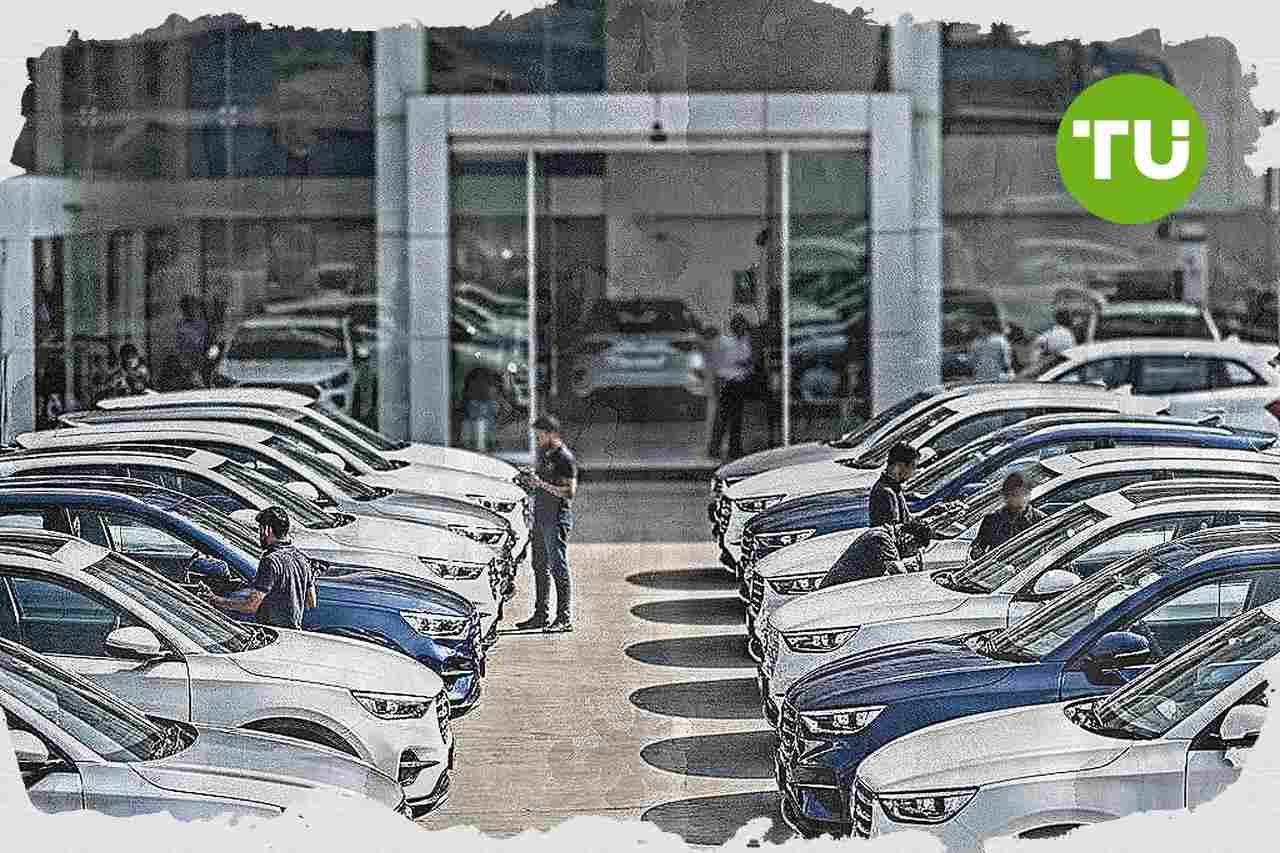 Tata Motors की यात्री वाहन आय JLR दबाव से FY26 में 8.3 प्रतिशत घटी