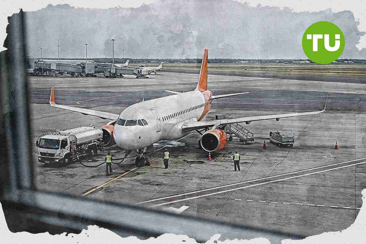 Castlelake explores possible easyJet bid as UK airline faces takeover deadline