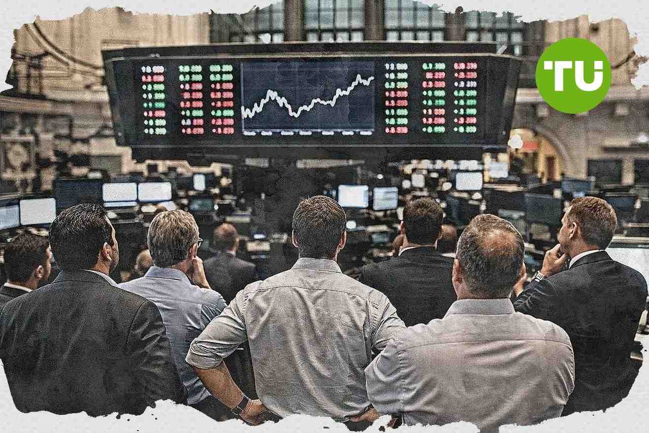 Wall Street futures hold near records as investors await U.S. payrolls data