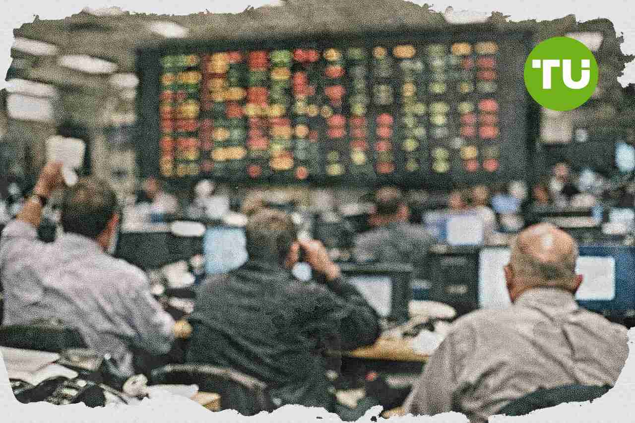 A forint négyéves csúcs közelében mozog, a piaci hangulat és a politikai fordulat alakítja az irányt