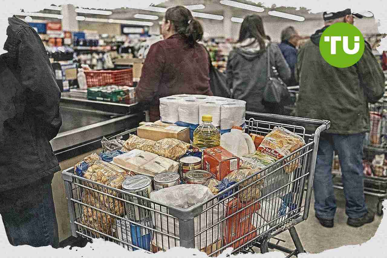 Dollar General raises profit outlook as discount demand holds up