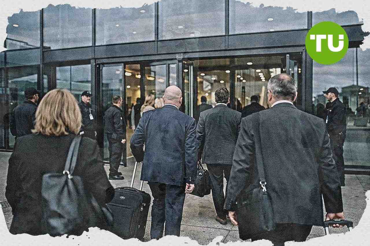 Gerhard Schröders Moskau-Auftritt rückt Wirtschaftsforum und Russland-Kontakte in den Fokus