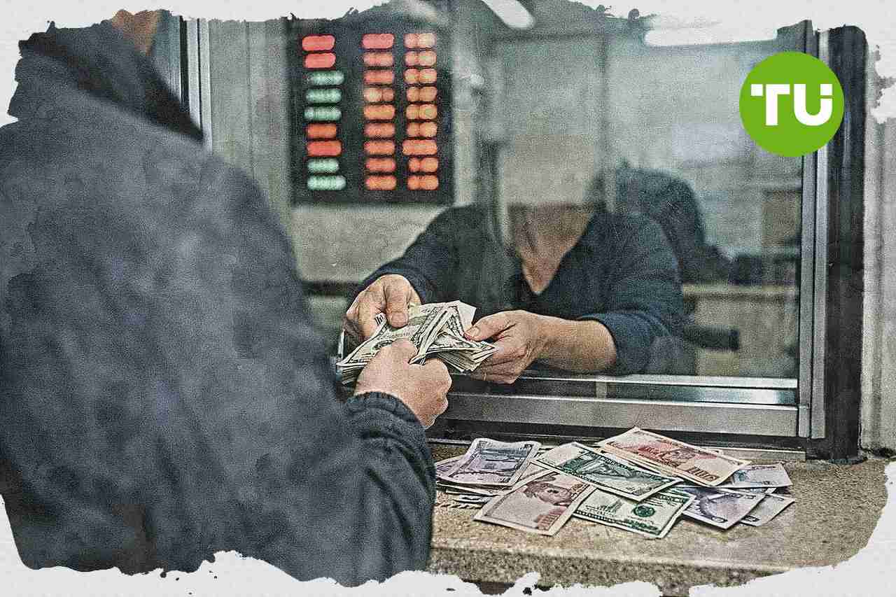A forint gyengül, ahogy a globális kockázatkerülés a dollárt erősíti