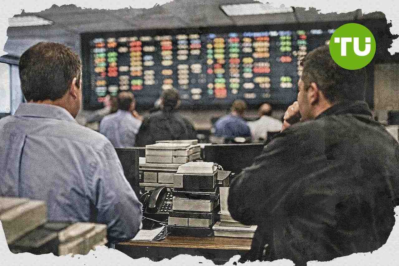 U.S. markets brace for jobs data as Lululemon drops and Dow hits record