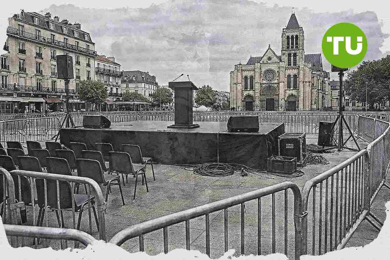 Jean-Luc Mélenchon lance sa campagne présidentielle à Saint-Denis