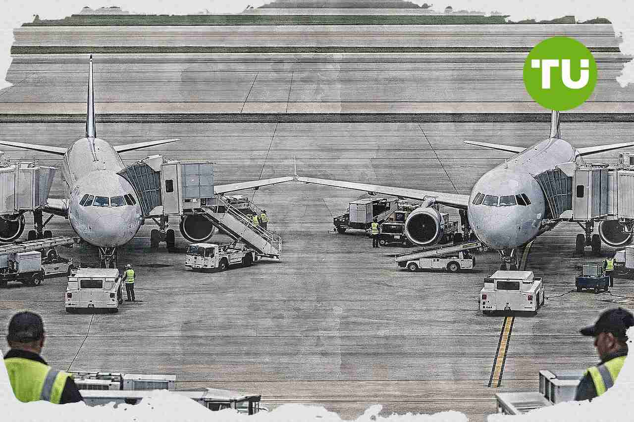 United Airlines sees major merger odds fading, keeps door open to asset buys