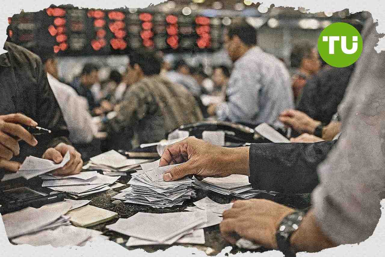 Saham perbankan Indonesia melemah tajam seiring koreksi IHSG pada sesi I