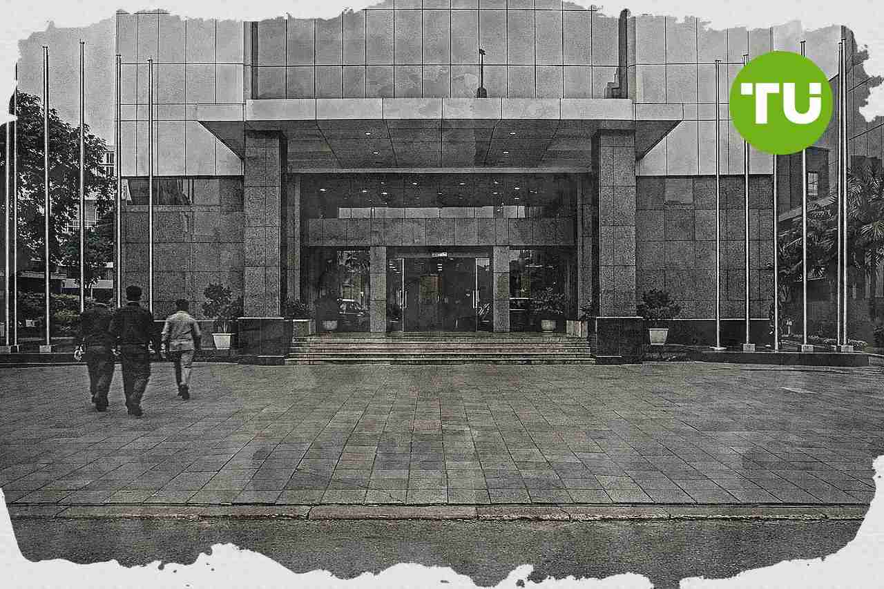 Ombudsman RI memberhentikan Hery Susanto dari jabatan ketua karena pelanggaran etik berat