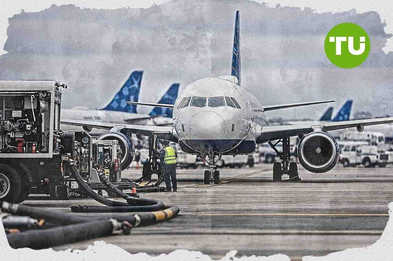JetBlue credit rating cut deeper into junk as fuel costs strain recovery
