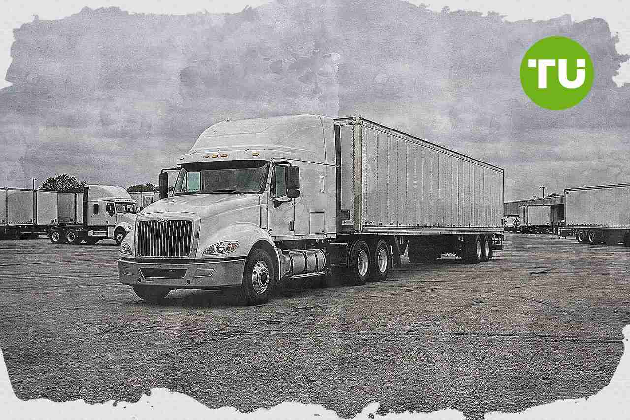 FedEx Freight shares slide as Amazon expands trucking, Cramer keeps bullish view