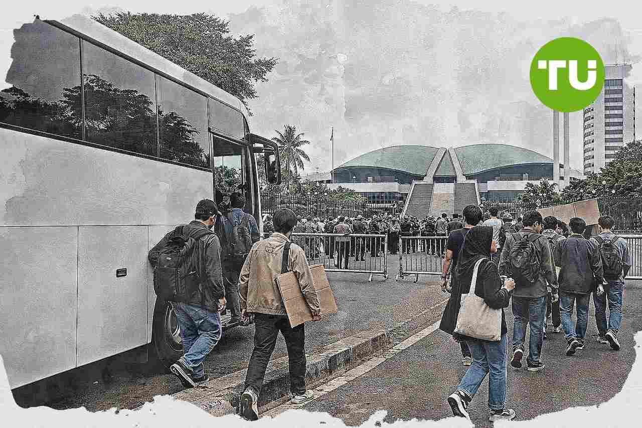 BEM UI suarakan lima tuntutan dalam aksi Jakarta, rute massa dialihkan dari Bundaran HI