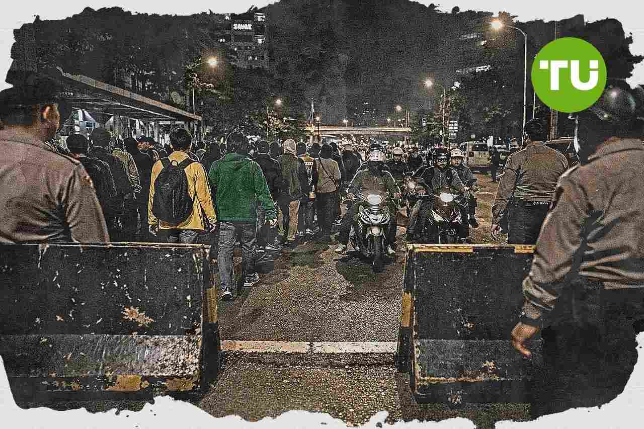 Aksi mahasiswa dan ojol di Thamrin bergerak ke Dukuh Atas setelah blokade dibuka