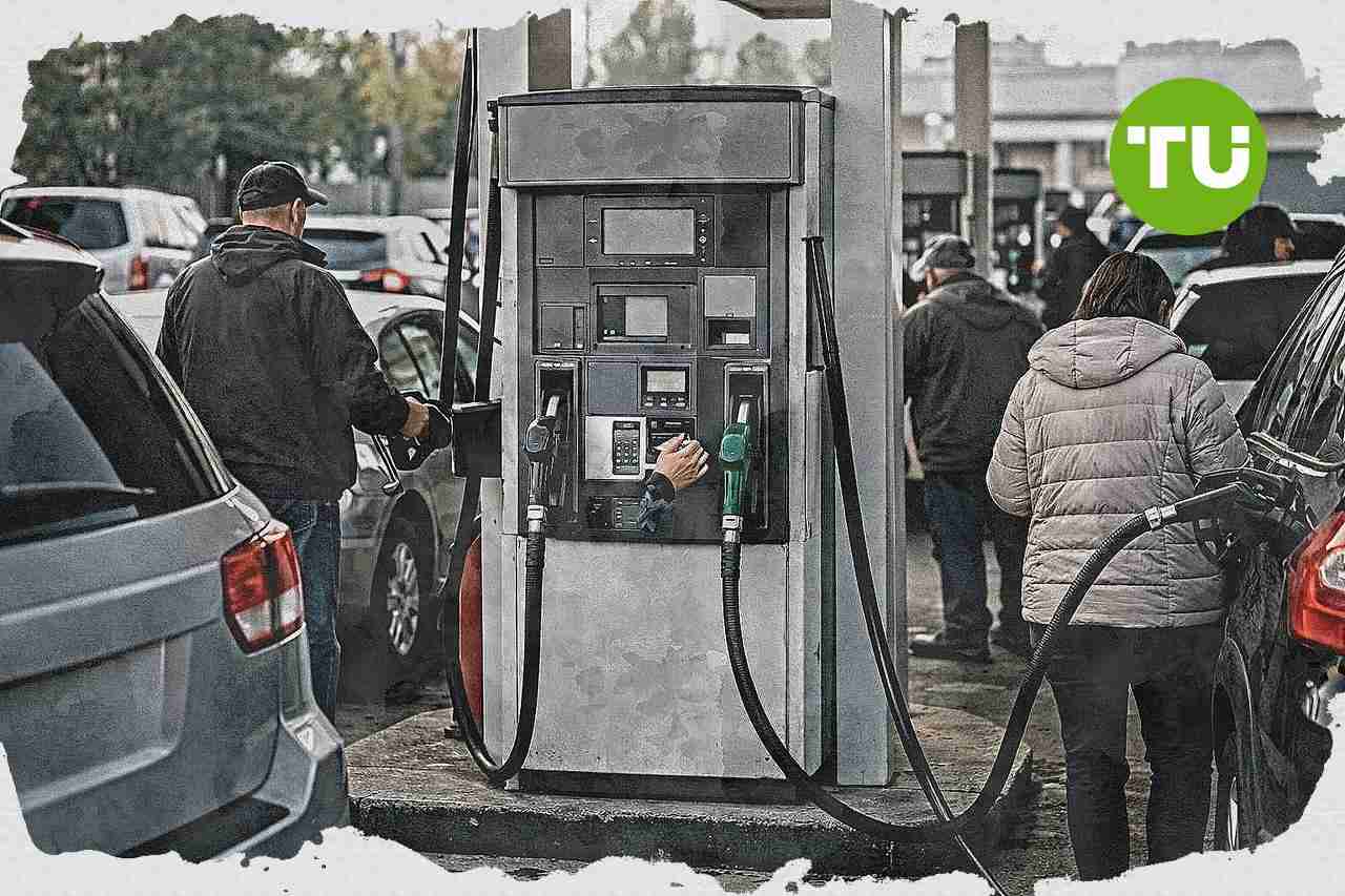 U.S. consumer sentiment index rises in June as gasoline prices ease