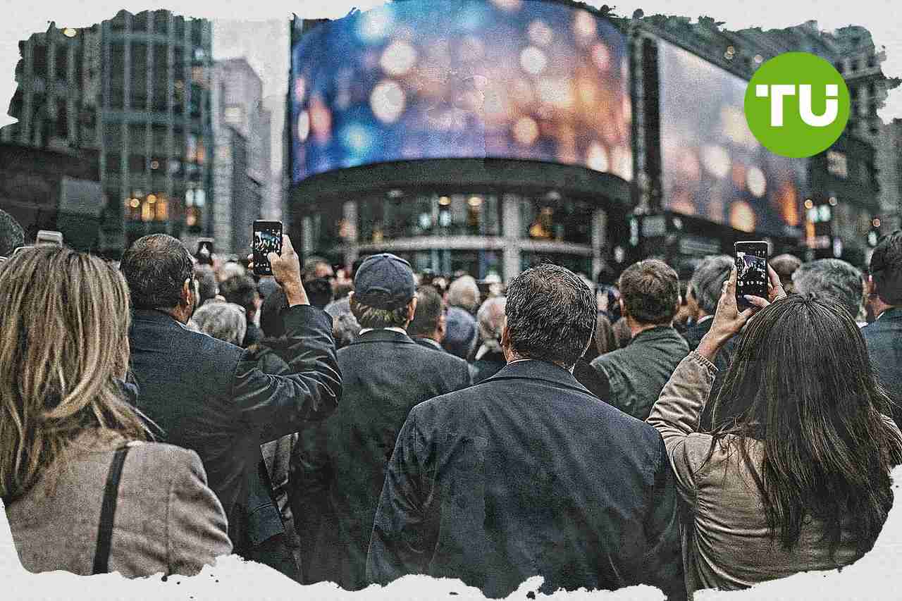 SpaceX shares jump on Nasdaq debut as retail investors crowd Times Square