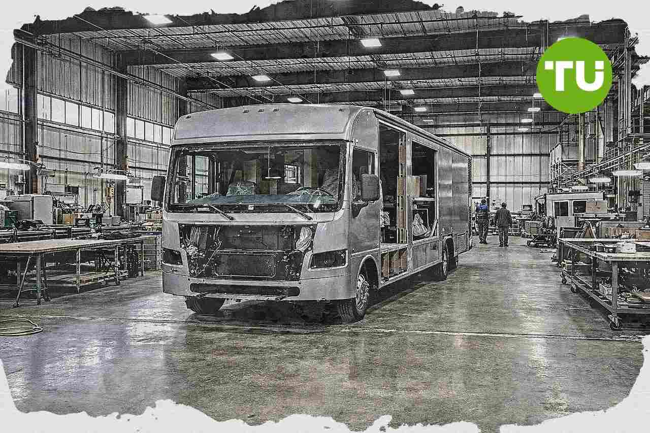 U.S. RV industry cuts output as fuel prices and uncertainty weigh on demand