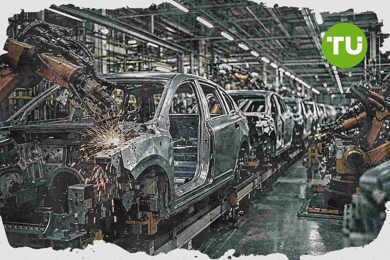 Stellantis vede attuarsi il piano per l'Italia, Urso segnala ripresa produttiva negli stabilimenti