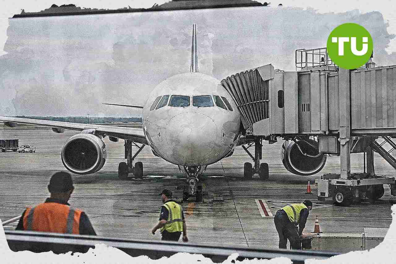 U.S. airlines post $966 million first-quarter net loss as operating profit improves