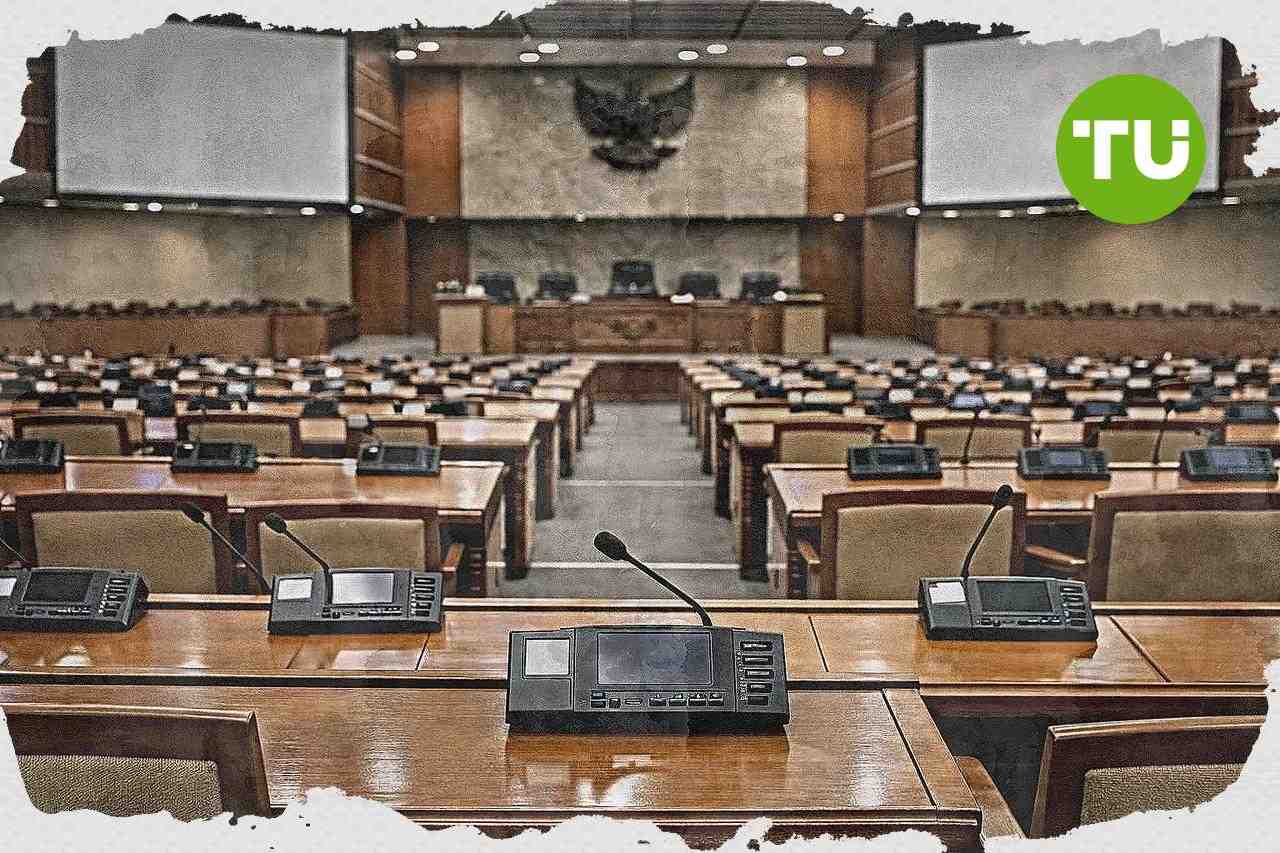 DPR sahkan UU Polri, Mahfud MD nilai reformasi dipaksakan dan setengah hati