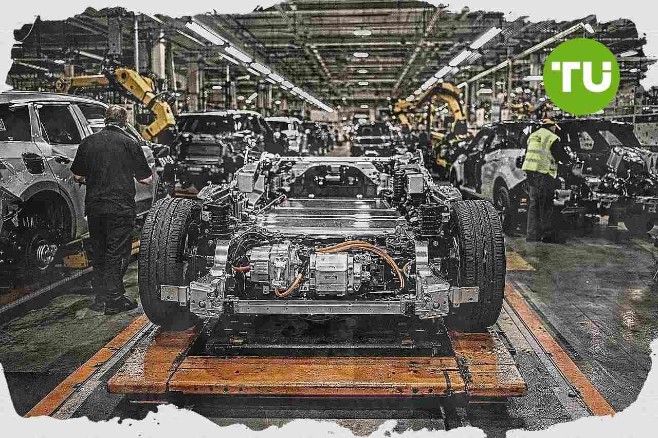 JLR ने वृद्धि बहाल करने के लिए हाइब्रिड और U.S. बाजार पर दांव बढ़ाया
