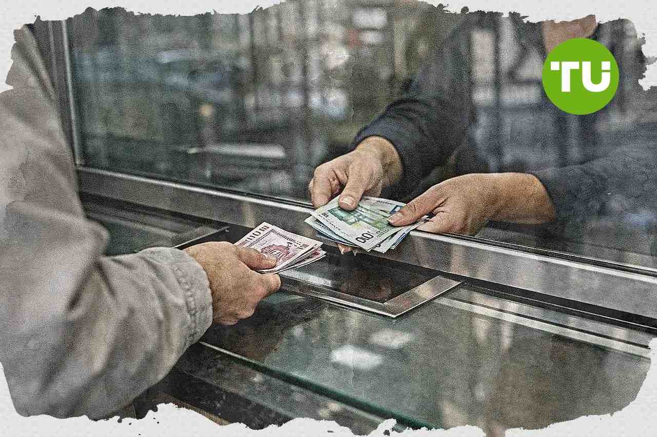 A forint gyengülése 352 fölé emeli az euró árfolyamát