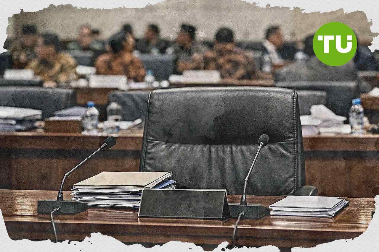 PDI-P hadapi tekanan politik pasca-Pilpres 2024 di tengah debat posisi terhadap pemerintah
