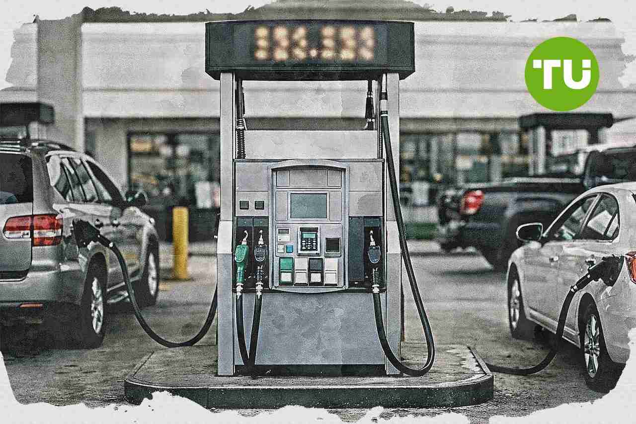 Trump targets oil companies over fuel pricing as crude pulls back
