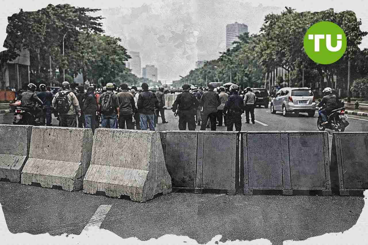 Aksi GMNI di Jakarta picu penutupan sementara akses Medan Merdeka Selatan ke Gambir