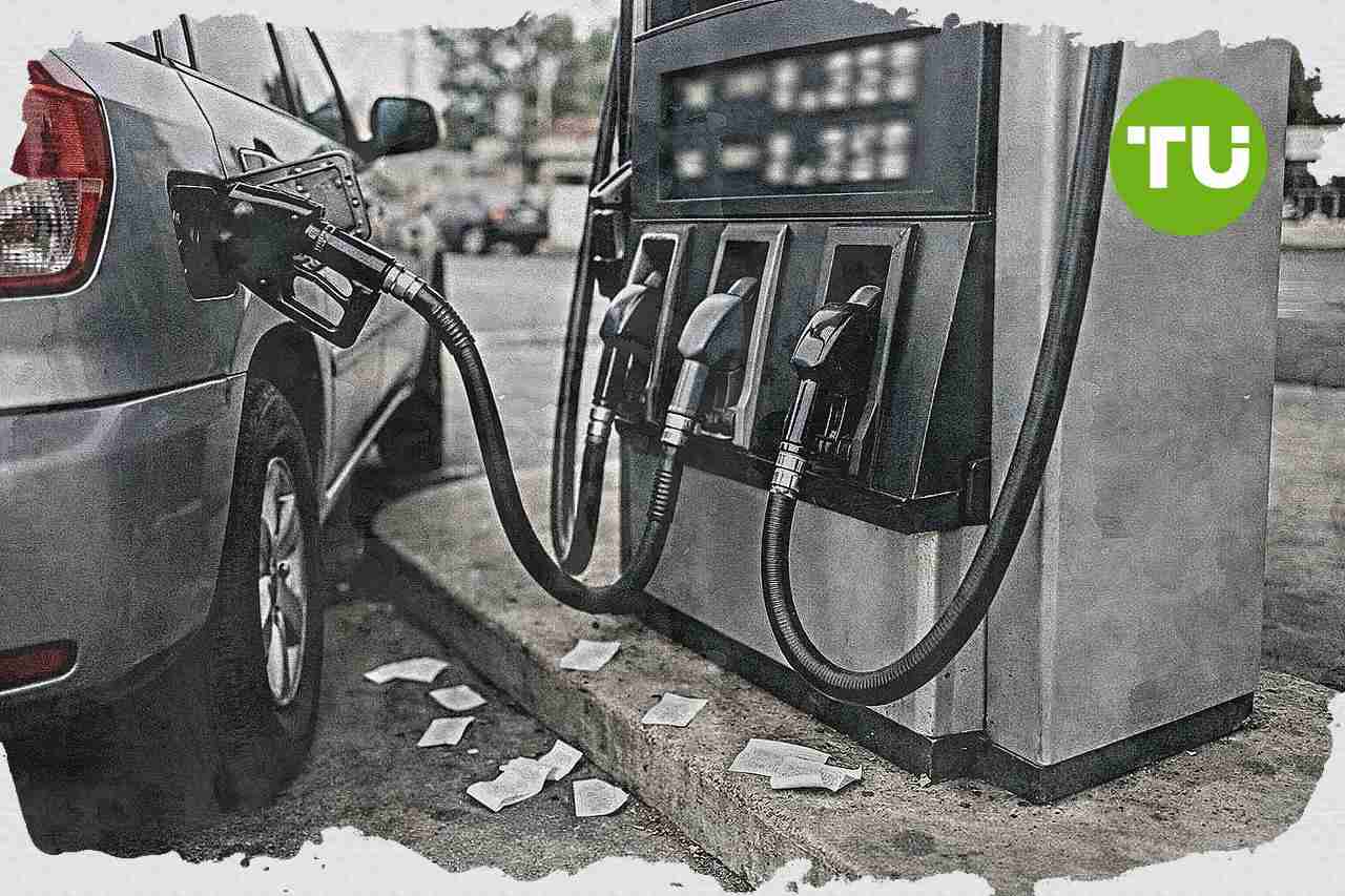 Trump pressures U.S. gasoline retailers to cut pump prices amid gouging warning