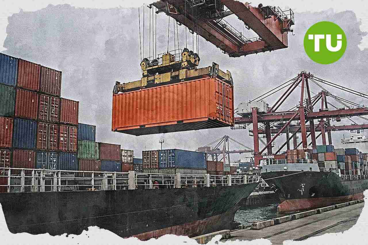 U.S. retailers accelerate China holiday orders as tariff risks lift shipping costs
