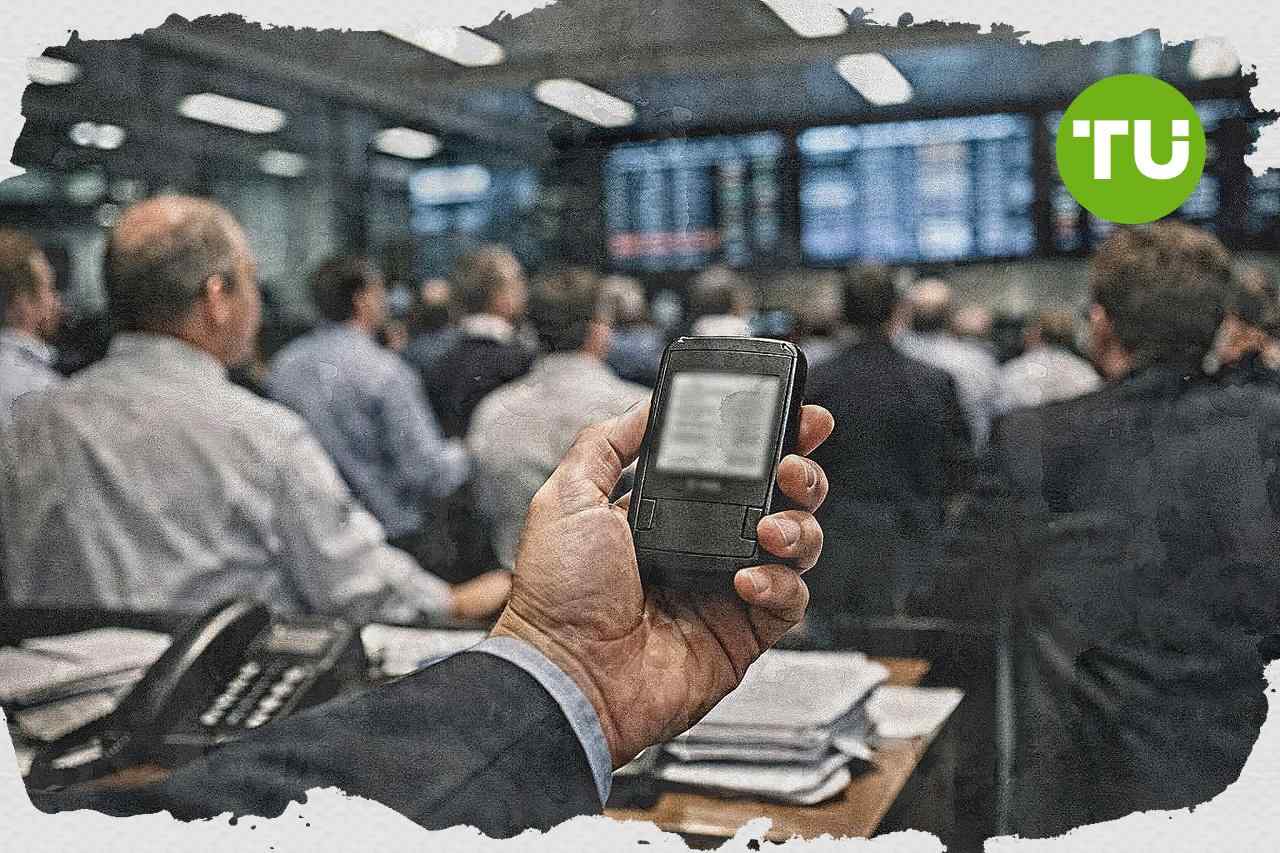 London FTSE 100 climbs as healthcare and beverage stocks offset payrolls caution