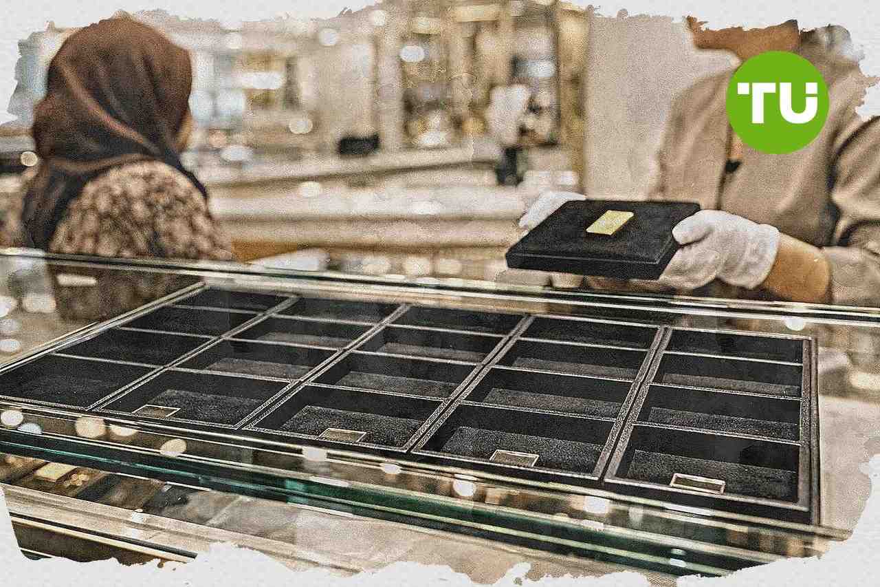 Harga emas Antam turun, buyback melemah di Jakarta